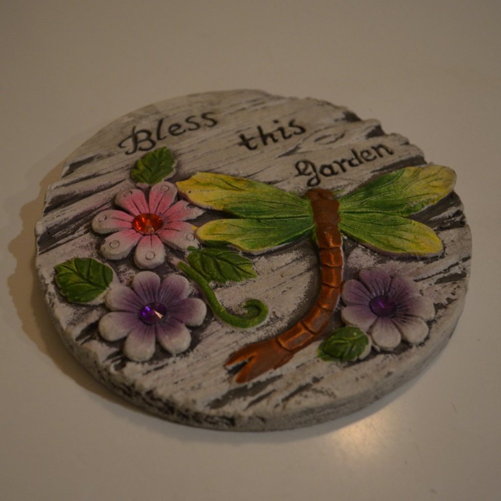 Garden Decor 'Bless this Garden' Clay Round Plate Sign with image of Flowers 6'